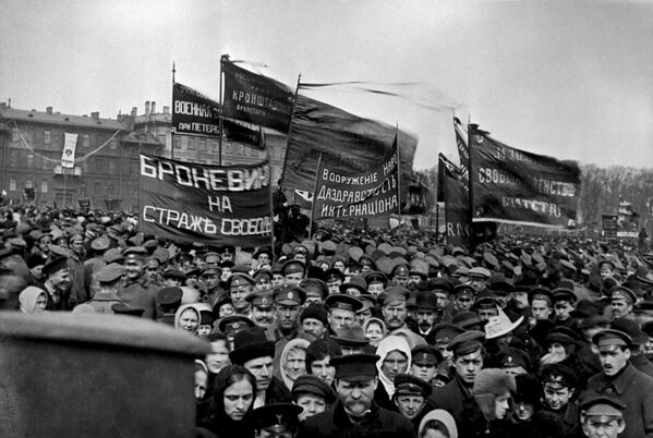 مارش مردمی در پترو گراد. اول می سال 1917 - اسپوتنیک افغانستان  
