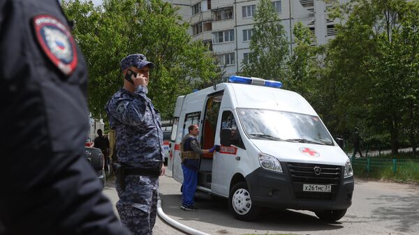 На месте обрушения подъезда в жилом доме в Белгороде в результате обстрела ВСУ - اسپوتنیک افغانستان  