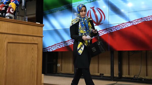 Бывший депутат иранского парламента Хамиде Зарабади во время регистрации в качестве кандидата на президентских выборах в Иране - اسپوتنیک افغانستان  