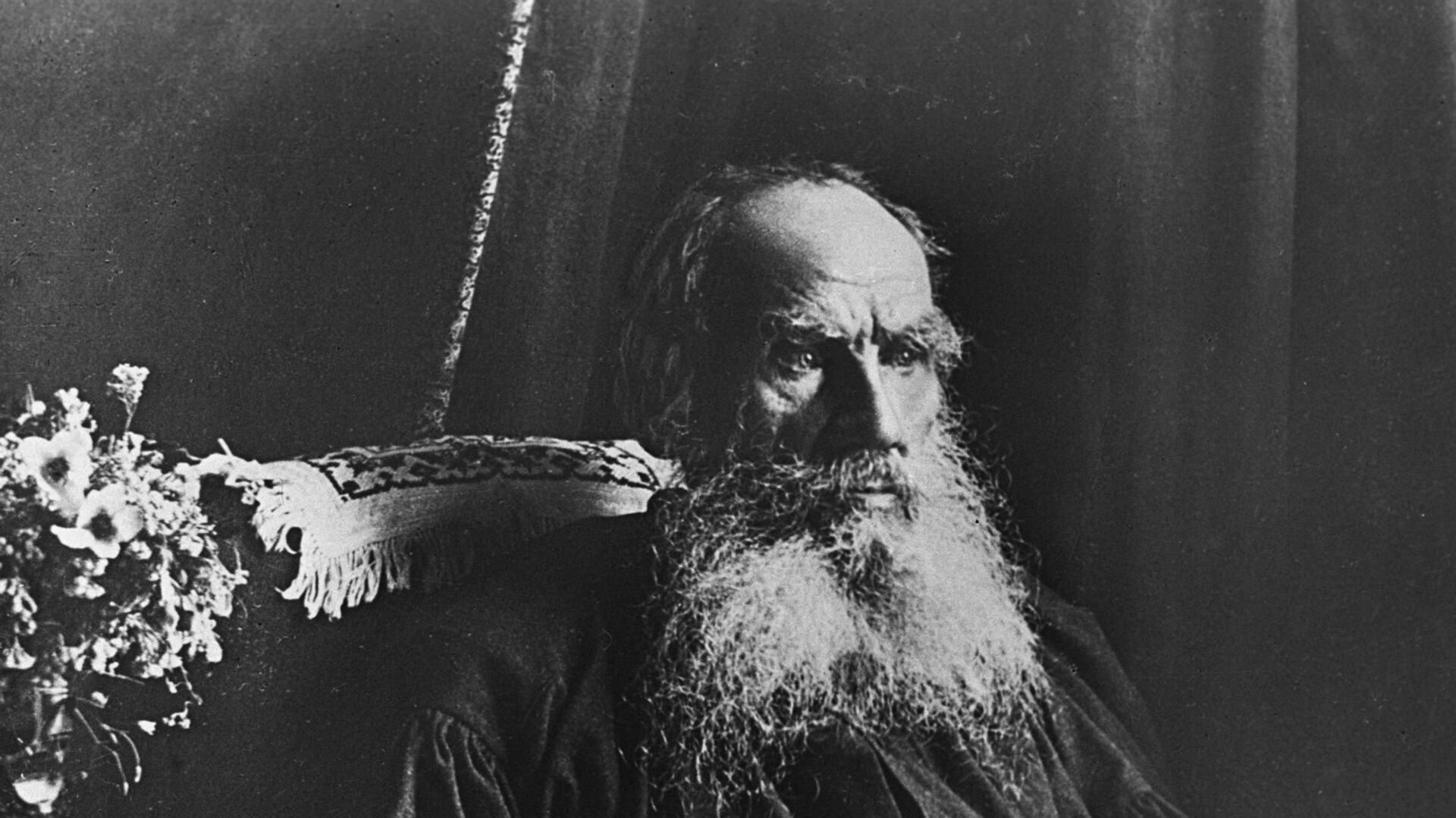 Русский писатель Лев Николаевич Толстой. Ясная Поляна, 1903 год. Репродукция. - اسپوتنیک افغانستان  , 1920, 08.08.2024