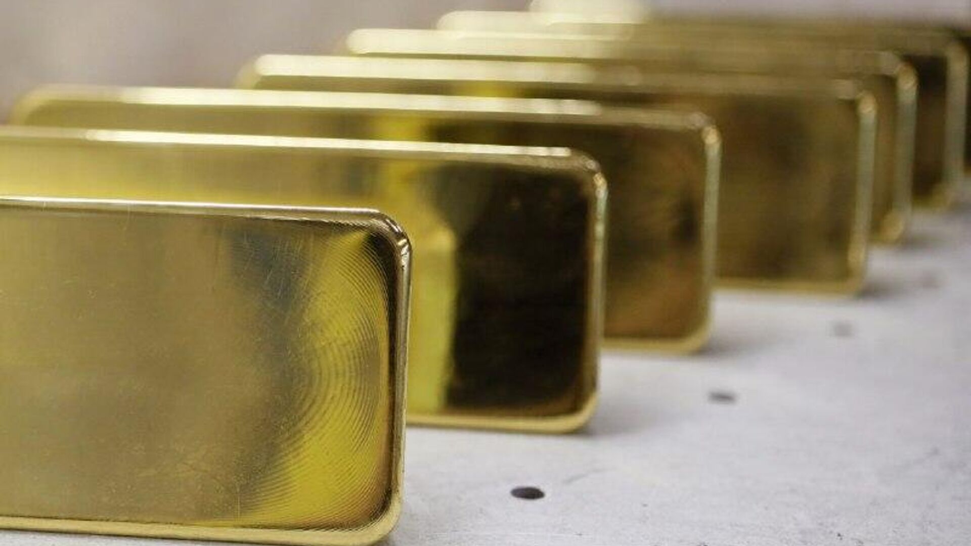 قیمت طلا در بازار جهانی به رکورد تاریخی بیپیشینه ای رسید: 3300 دالر برای هر اونس قیمت طلا در بازار جهانی به رکورد تاریخی بیپیشینه ای رسید: 3300 دالر برای هر اونس - اسپوتنیک افغانستان , 1920, 16.04.2025