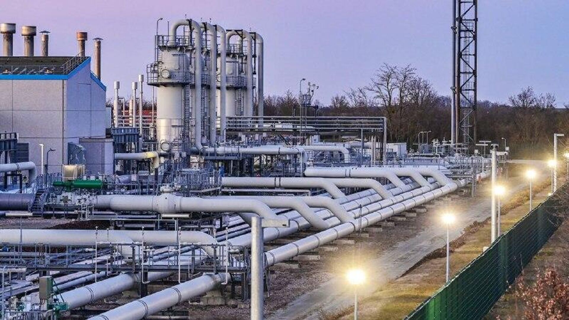 صندوق بینالمللی پول: تحریمهای سخت در برابر بخش انرژی روسیه تأثیر محسوسی بر صادرات نفت این کشور نداشته است صندوق بینالمللی پول: تحریمهای سخت در برابر بخش انرژی روسیه تأثیر محسوسی بر صادرات نفت این کشور نداشته است - اسپوتنیک افغانستان , 1920, 22.04.2025