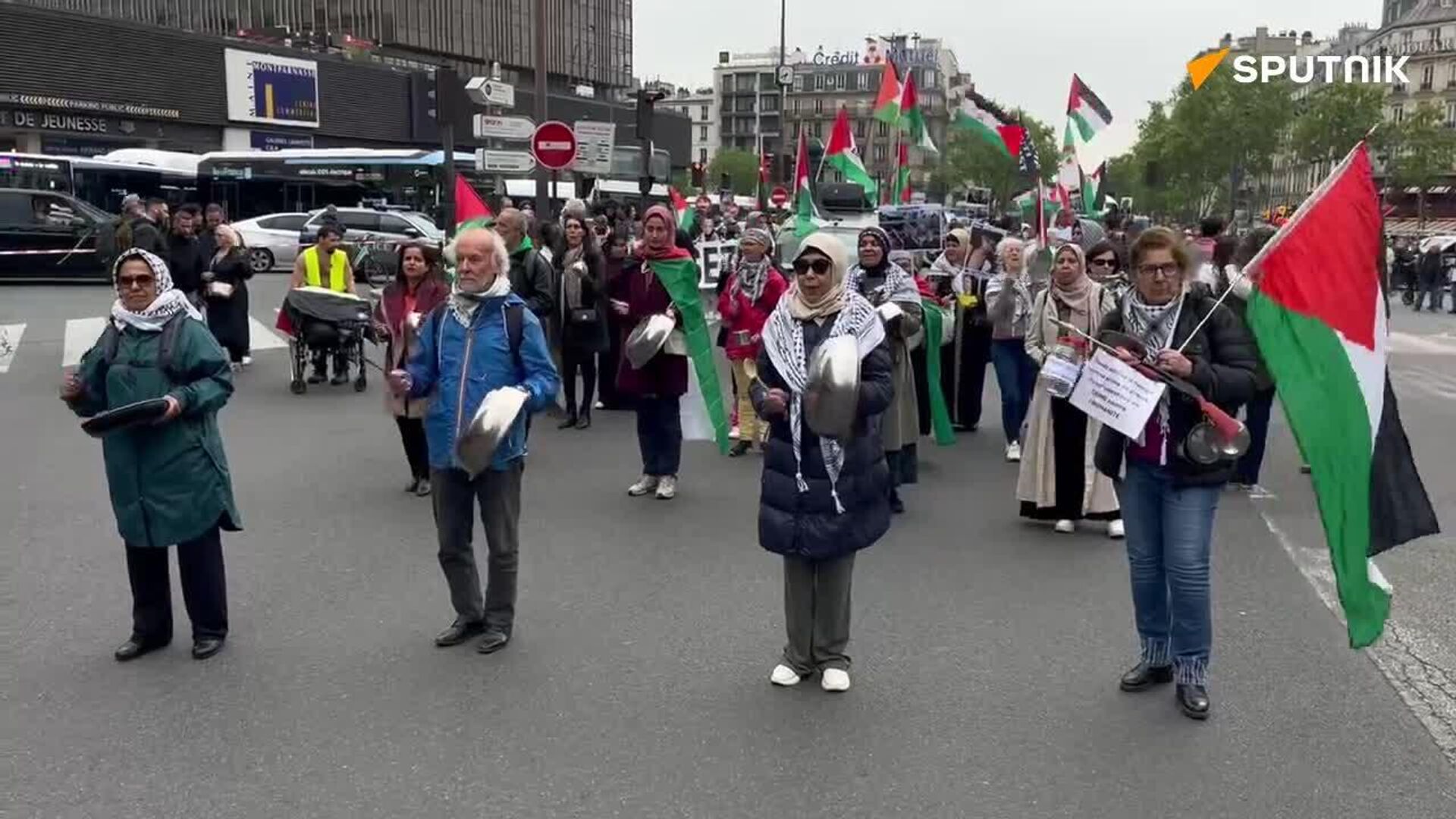 این نسل کشی تمام فلسطین است: راهپیمایی جدید در پاریس این نسل کشی تمام فلسطین است: راهپیمایی جدید در پاریس - اسپوتنیک افغانستان , 1920, 24.04.2025