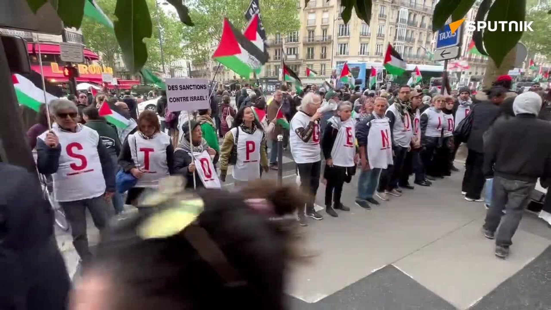 این نسل کشی تمام فلسطین است: راهپیمایی جدید در پاریس این نسل کشی تمام فلسطین است: راهپیمایی جدید در پاریس - اسپوتنیک افغانستان , 1920, 24.04.2025