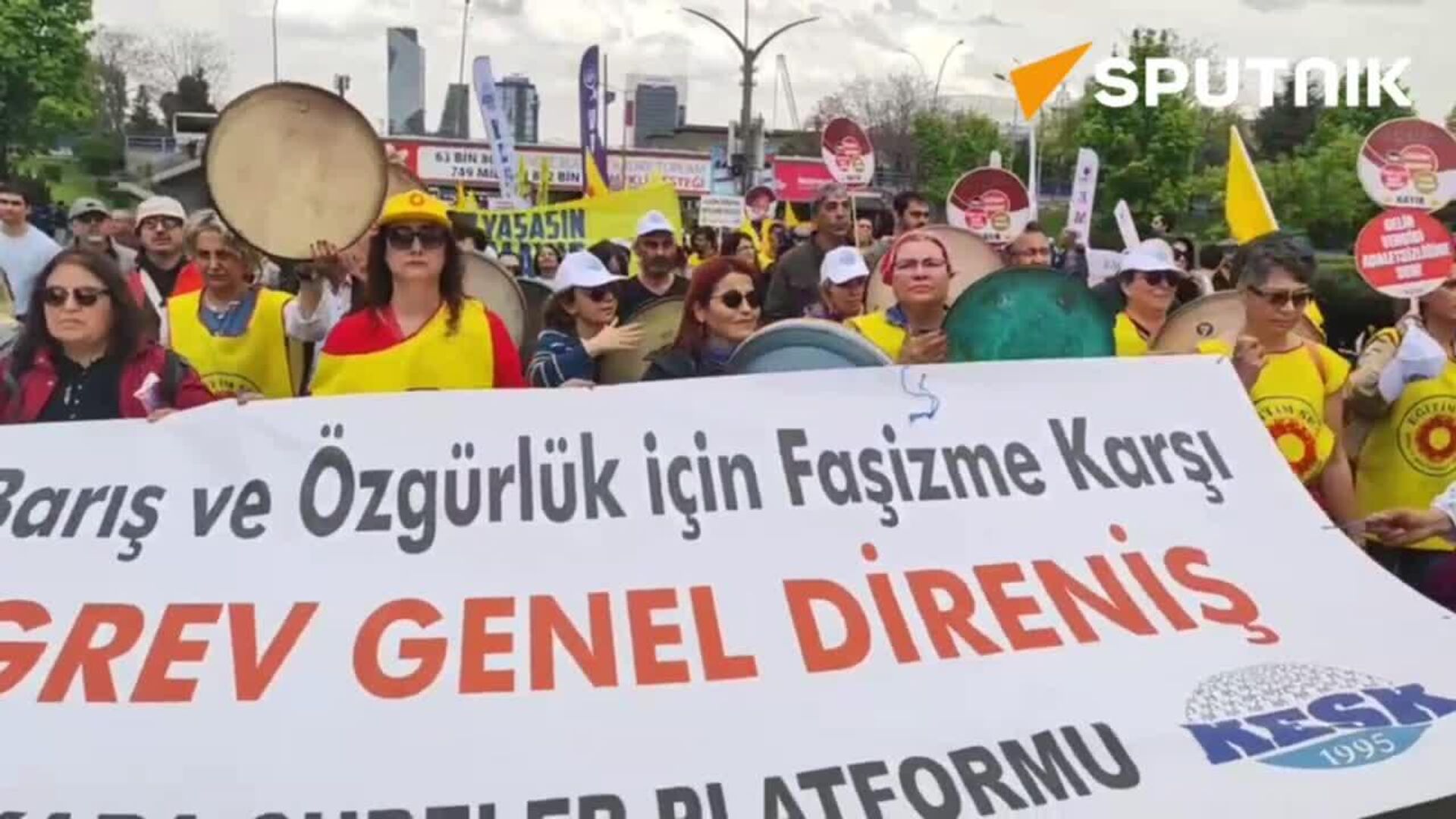 تصاویر گزارشگر اسپوتنیک از تظاهرات روز کارگر در استانبول و آنکارا - اسپوتنیک افغانستان  , 1920, 01.05.2025