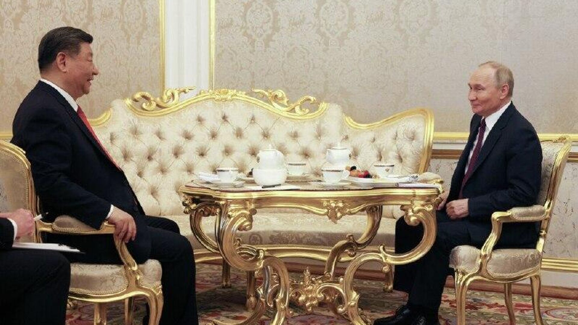 وزیر امور خارجه چین از موفقیت آمیز بودن سفر رئیس جمهور این کشور به روسیه خبر داد وزیر امور خارجه چین از موفقیت آمیز بودن سفر رئیس جمهور این کشور به روسیه خبر داد - اسپوتنیک افغانستان , 1920, 10.05.2025