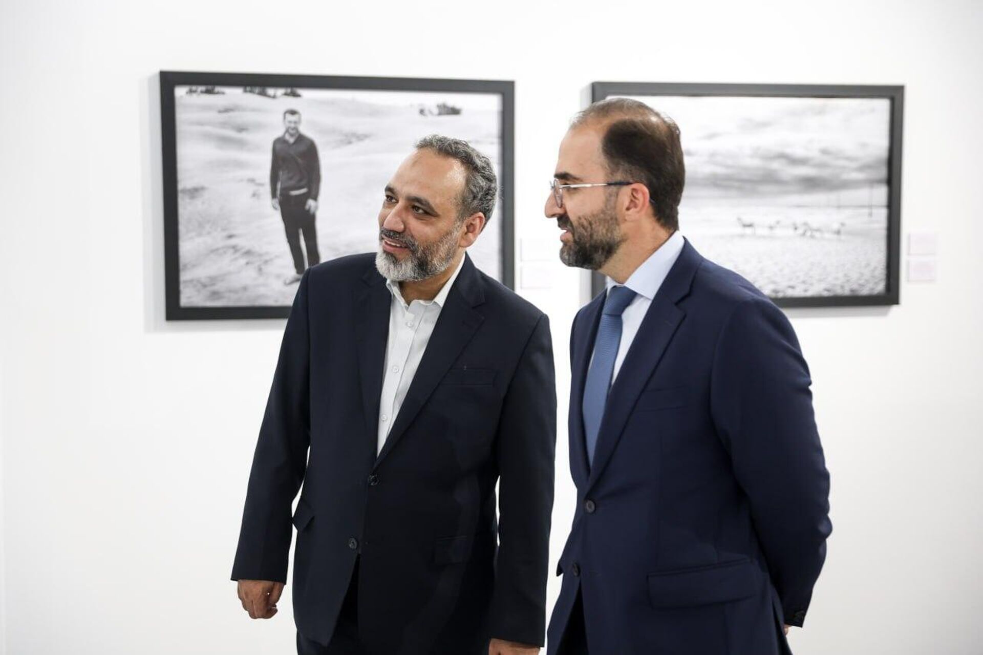 محمد مهدی رحمتی مدیرعامل مهر و رافائل گئورکیان کاردار روسیه در ایران - اسپوتنیک افغانستان  , 1920, 14.05.2025