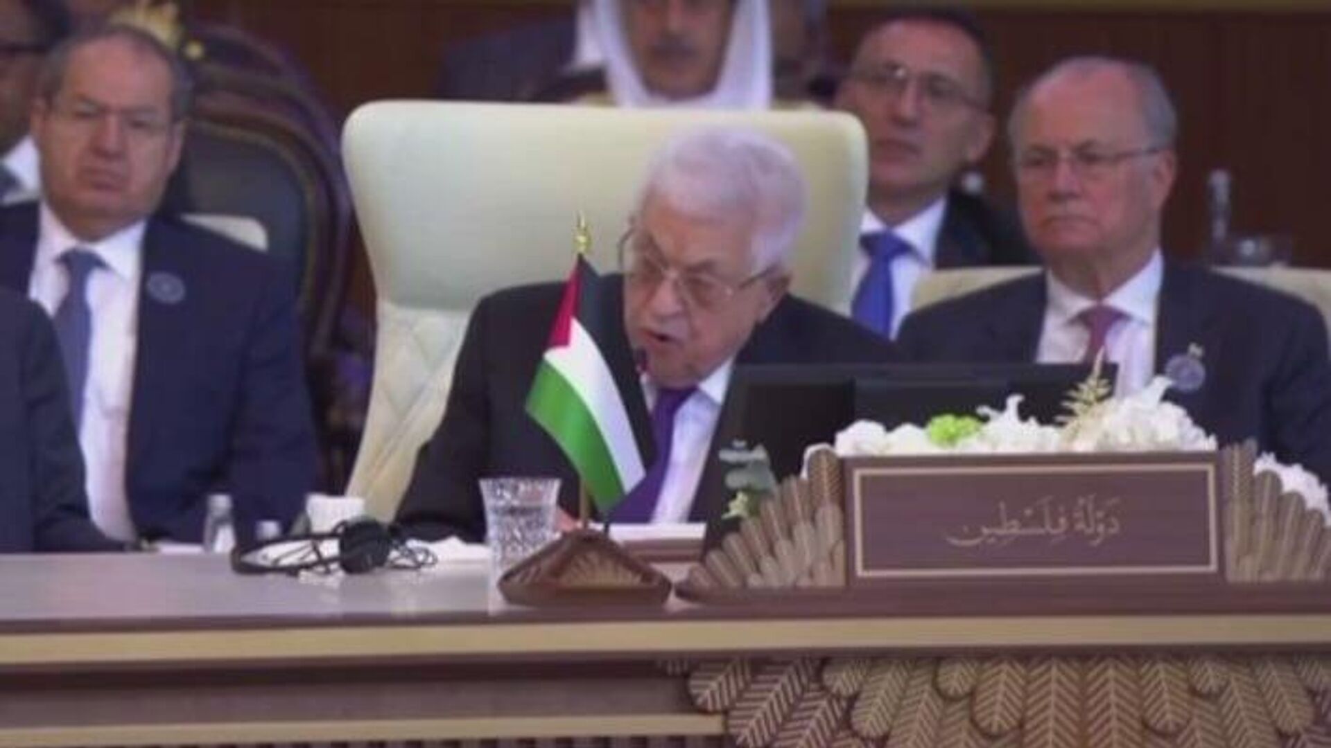 رئیس جمهور فلسطین از حماس خواست سلاح خود را به دولت تسلیم و کنترول خود را از غزه رها کند رئیس جمهور فلسطین از حماس خواست سلاح خود را به دولت تسلیم و کنترول خود را از غزه رها کند - اسپوتنیک افغانستان , 1920, 17.05.2025