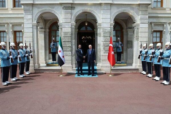 اردوغان با رئیس جمهور موقت سوریه در استانبول دیدار و گفتوگو کرد اردوغان با رئیس جمهور موقت سوریه در استانبول دیدار و گفتوگو کرد - اسپوتنیک افغانستان