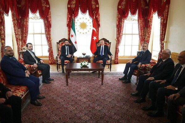 اردوغان با رئیس جمهور موقت سوریه در استانبول دیدار و گفتوگو کرد اردوغان با رئیس جمهور موقت سوریه در استانبول دیدار و گفتوگو کرد - اسپوتنیک افغانستان