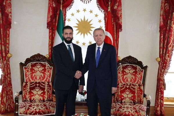 اردوغان با رئیس جمهور موقت سوریه در استانبول دیدار و گفتوگو کرد اردوغان با رئیس جمهور موقت سوریه در استانبول دیدار و گفتوگو کرد - اسپوتنیک افغانستان
