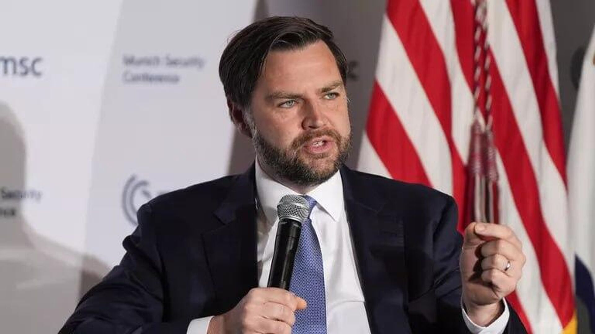 دفاع ونس از ترامپ: تهمتِ تندخویی، دروغ رسانههاست دفاع ونس از ترامپ: تهمتِ تندخویی، دروغ رسانههاست - اسپوتنیک افغانستان , 1920, 06.06.2025