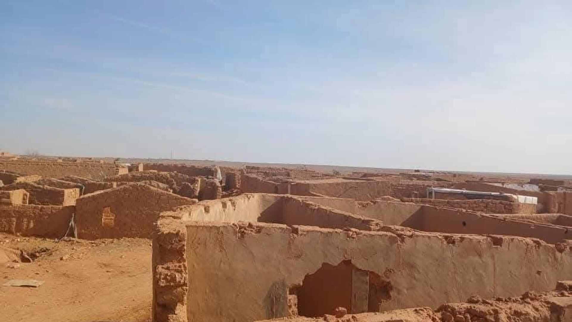بستهشدن اردوگاه آوارگان رکبان در سوریه بستهشدن اردوگاه آوارگان رکبان در سوریه - اسپوتنیک افغانستان , 1920, 07.06.2025