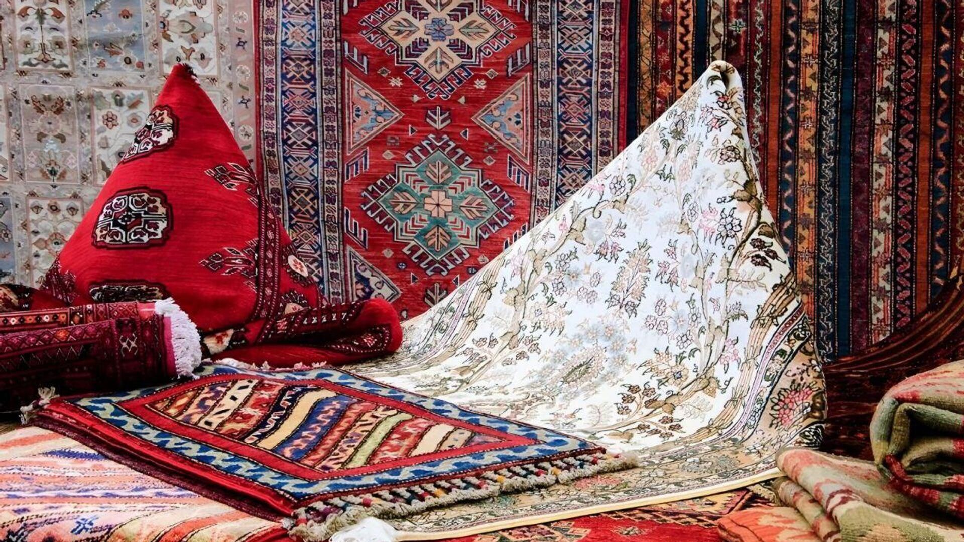 تلاش افغانستان برای صادرات فرش از مسیر ترکیه به اروپا تلاش افغانستان برای صادرات فرش از مسیر ترکیه به اروپا - اسپوتنیک افغانستان , 1920, 08.06.2025