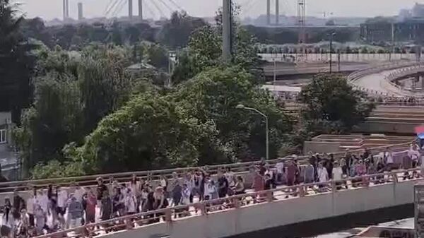 اعتراض گسترده مخالفان با مشارکت دانشجویان در بلگراد آغاز شده است - اسپوتنیک افغانستان  
