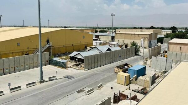 ناهمسانی دیدگاه ترامپ و خلیل‌زاد درباره ای کنترل پایگاه بگرام از سوی چین - اسپوتنیک افغانستان  