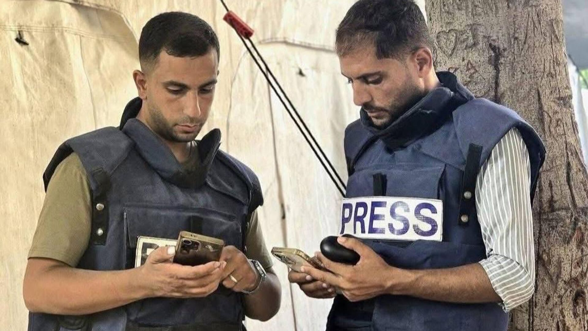 اتحادیه ژورنالیستان آزاد افغانستان: عاملان ترور عمدی خبرنگاران در غزه باید در دادگاههای بینالمللی محاکمه شوند اتحادیه ژورنالیستان آزاد افغانستان: عاملان ترور عمدی خبرنگاران در غزه باید در دادگاههای بینالمللی محاکمه شوند - اسپوتنیک افغانستان , 1920, 11.08.2025