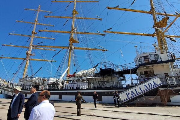 کشتی پالادای روسیه به مناسبت سالگرد تاریخی در کوریای شمالی پهلو گرفت - اسپوتنیک افغانستان  