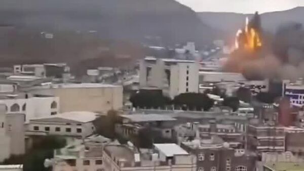 پس از حمله اسرائیل، ابر قارچ نمای عظیمی بر فراز صنعا، پایتخت یمن، تشکیل شد - اسپوتنیک افغانستان  
