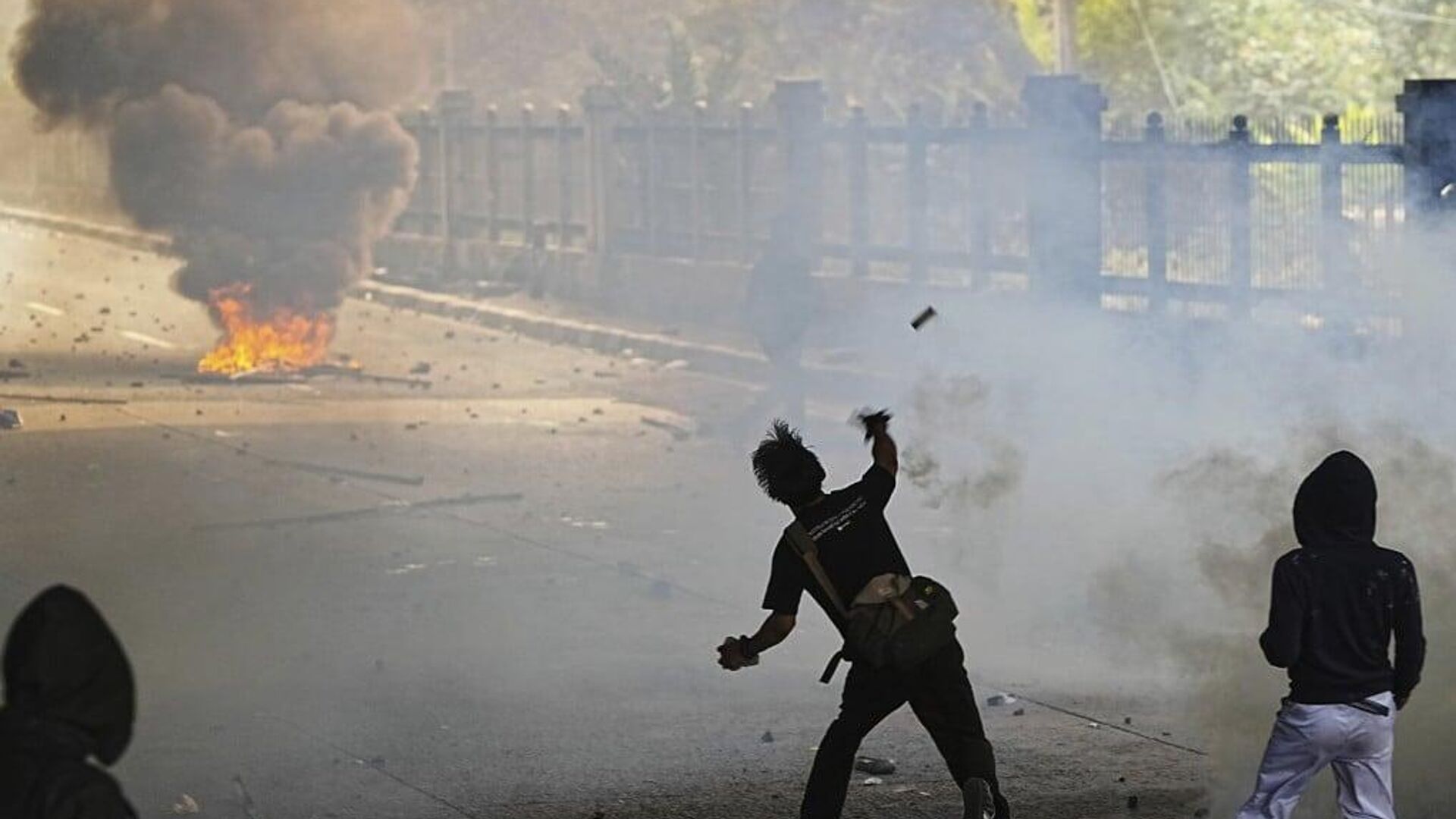 اعتراض دانشجویان اندونزی در جاکارتا به شورش انجامید اعتراض دانشجویان اندونزی در جاکارتا به شورش انجامید - اسپوتنیک افغانستان , 1920, 25.08.2025