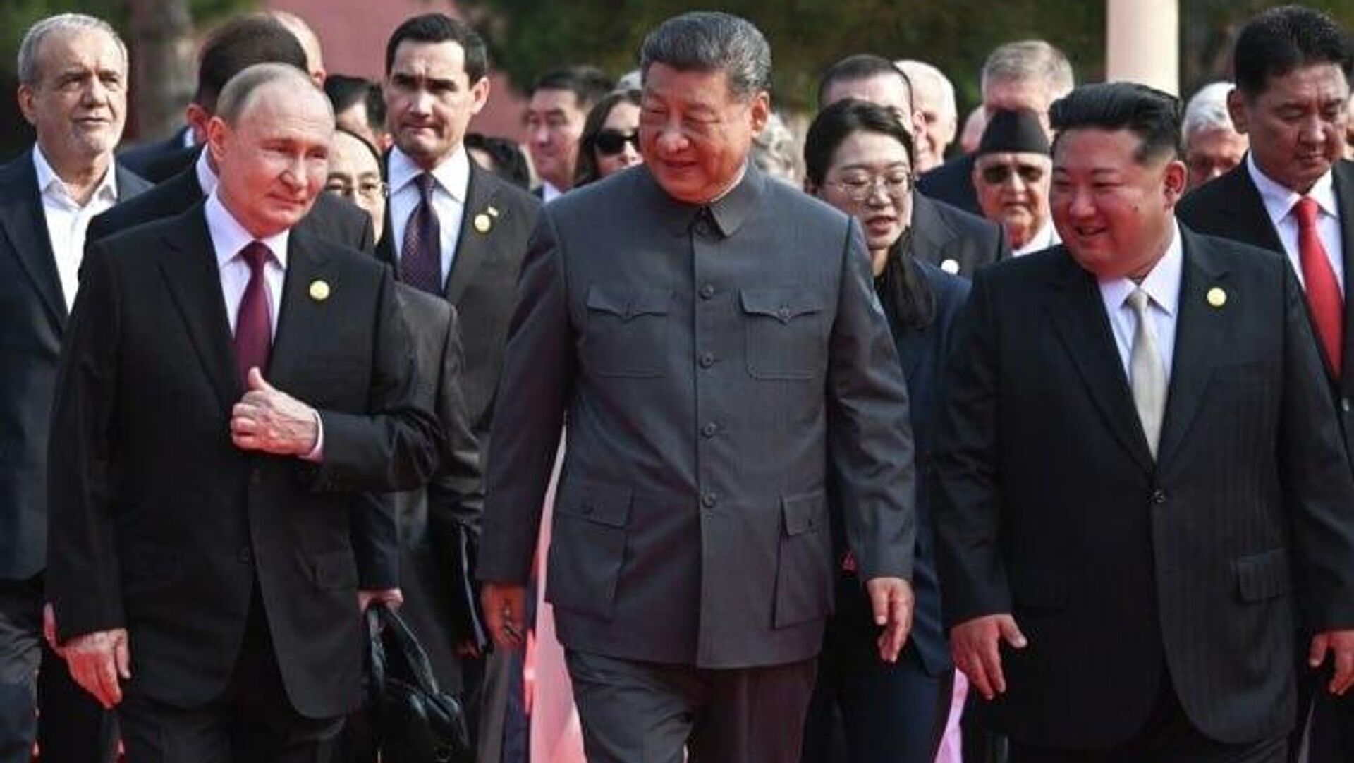 گردهمایی تاریخی رهبران روسیه، کوریای شمالی و چین پس از 66 سال در پکن گردهمایی تاریخی رهبران روسیه، کوریای شمالی و چین پس از 66 سال در پکن - اسپوتنیک افغانستان , 1920, 03.09.2025