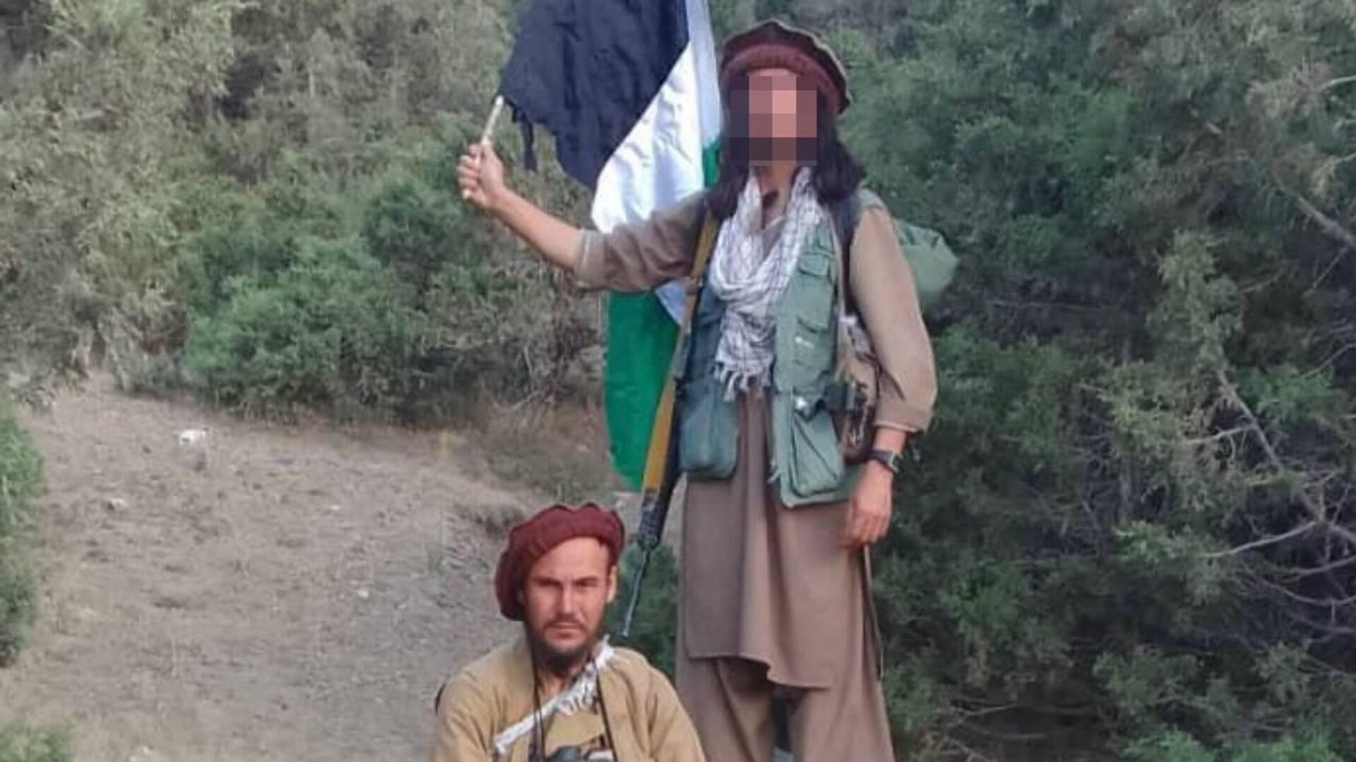 یک فرمانده جبهه مقاومت ملی افغانستان در درگیری با افراد امارت جان باخت یک فرمانده جبهه مقاومت ملی افغانستان در درگیری با افراد امارت جان باخت - اسپوتنیک افغانستان , 1920, 04.09.2025