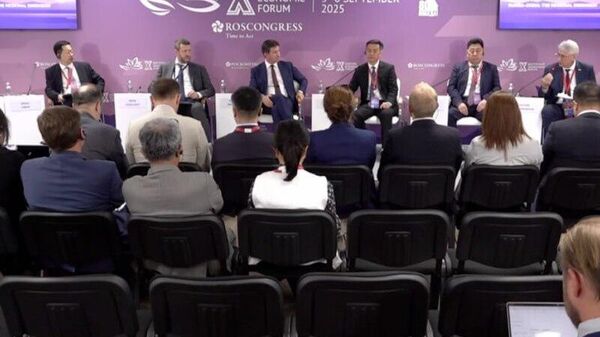همکاری روسیه و چین در مجمع اقتصادی شرق 2025 مورد بحث قرار گرفت - اسپوتنیک افغانستان  