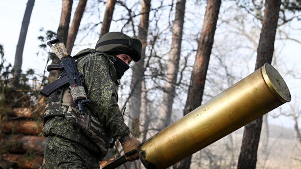 Боевая работа 152-мм пушки 2А3б Гиацинт-Б на Краснолиманском направлении СВО - اسپوتنیک افغانستان  