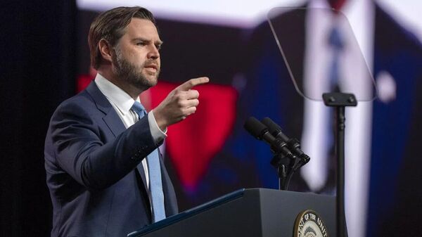 ونس می‌گوید ترامپ دلیلی برای انزوای اقتصادی روسیه نمی‌بیند - اسپوتنیک افغانستان  