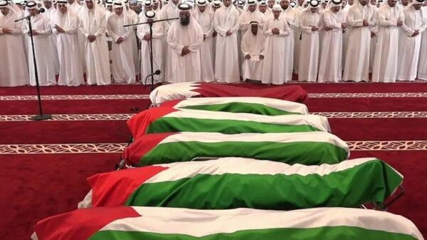 مراسم تشییع جنازه قربانیان بمباران دوحه توسط اسرائیل با حضور رسمی امیر قطر، تمیم بن حمد آل ثانی، برگزار شد - اسپوتنیک افغانستان  