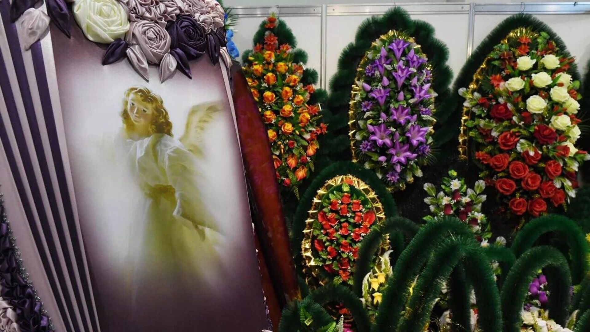 یک مرجع تشییع جنازه در آمریکا به جای خاکستر، بتن برای مشتریانش میفرستاد یک مرجع تشییع جنازه در آمریکا به جای خاکستر، بتن برای مشتریانش میفرستاد - اسپوتنیک افغانستان , 1920, 12.09.2025