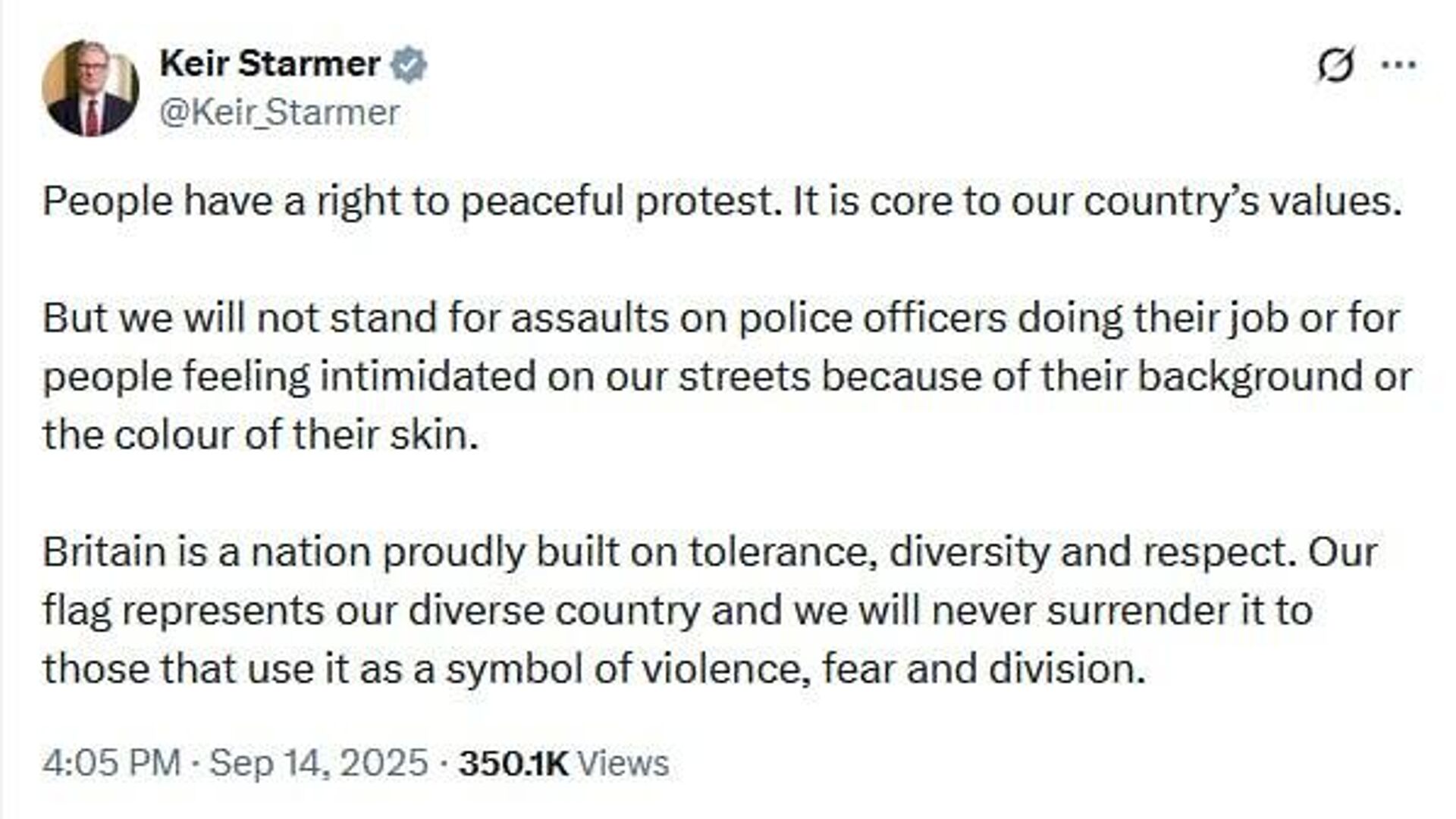 نخست وزیذ بریتانیا تهدید کرد که استفاده از پرچمهای ملی را در اعتراضات به عنوان نماد خشونت تحمل نخواهد کرد نخست وزیذ بریتانیا تهدید کرد که استفاده از پرچمهای ملی را در اعتراضات به عنوان نماد خشونت تحمل نخواهد کرد - اسپوتنیک افغانستان  , 1920, 14.09.2025