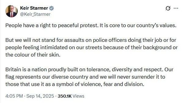 نخست وزیذ بریتانیا تهدید کرد که استفاده از پرچم‌های ملی را در اعتراضات به عنوان نماد خشونت تحمل نخواهد کرد - اسپوتنیک افغانستان  