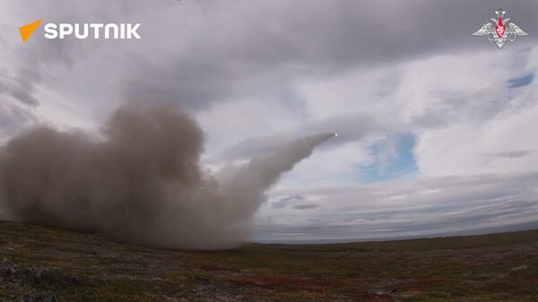 سامانه موشکی ساحلی بال روسیه در رزمایش قطب شمال به هدف اصابت کرد - اسپوتنیک افغانستان  