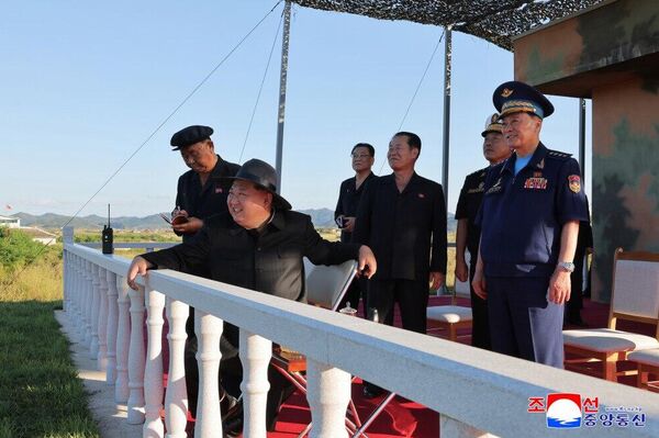 کیم جونگ اون بر آزمایش پهپادهای مجهز به هوش مصنوعی نظارت داشت - اسپوتنیک افغانستان  