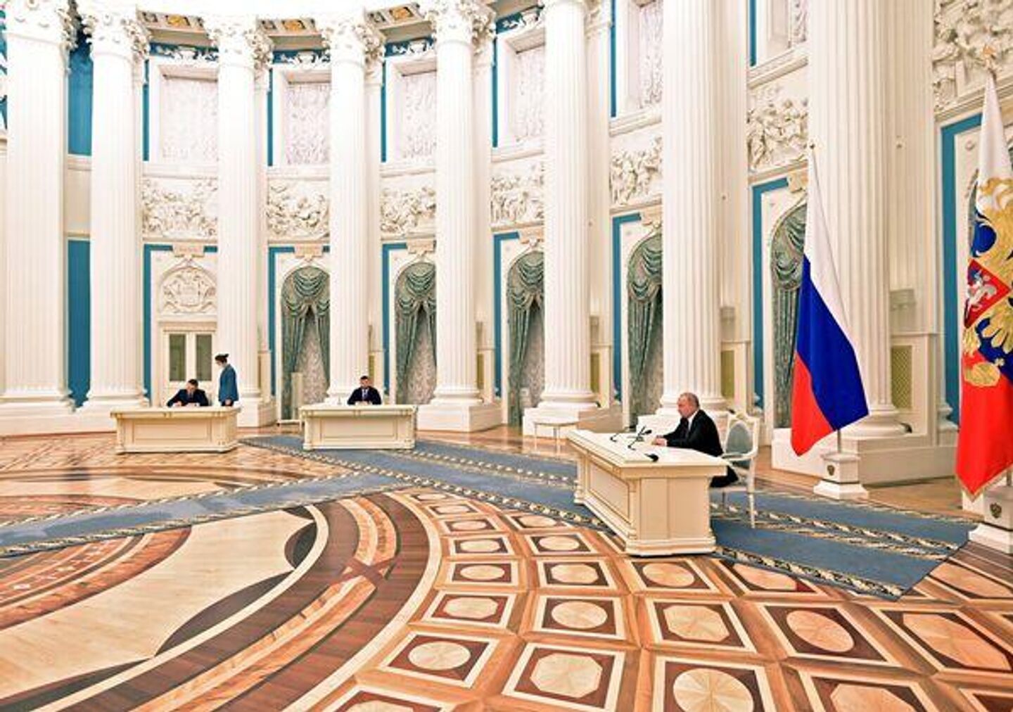 پوتین استقلال جمهوری‌های دونتسک و لوگانسک را در 21 فوریه 2022 به رسمیت شناخت - اسپوتنیک افغانستان  