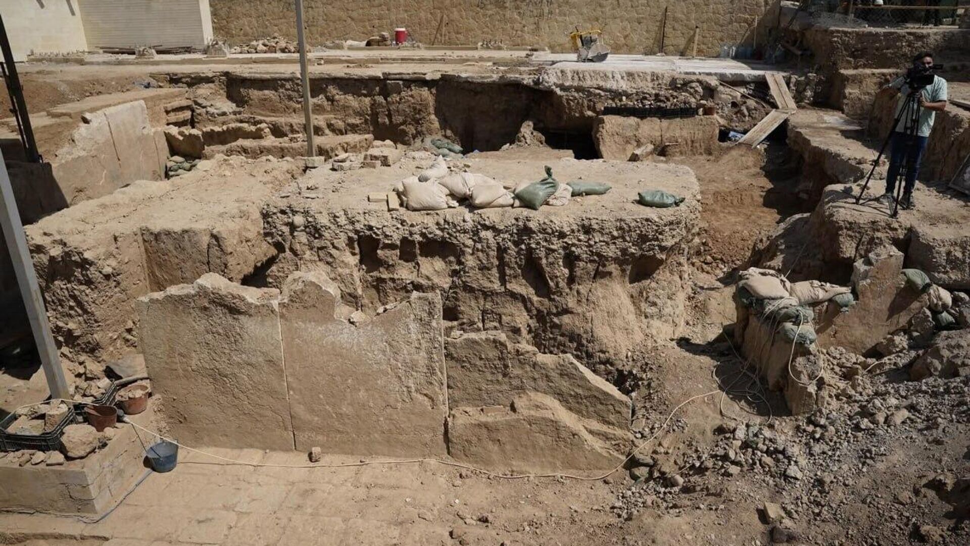 عراق از پیدا کردن «بزرگترین گاو بالدار» در تاریخ آشور خبر داد عراق از پیدا کردن «بزرگترین گاو بالدار» در تاریخ آشور خبر داد - اسپوتنیک افغانستان , 1920, 20.09.2025