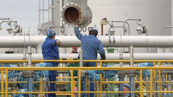 Рабочие на насосной станции в конце нефтепровода Дружба, Германия, архивное фото - اسپوتنیک افغانستان  