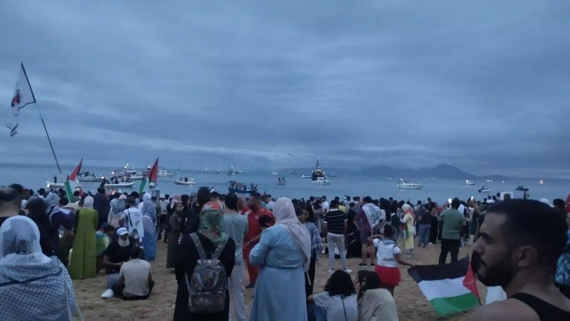 اسکورت کاروان دریایی غزه از سوی کشتی جنگی ایتالیا اسکورت کاروان دریایی غزه از سوی کشتی جنگی ایتالیا - اسپوتنیک افغانستان , 1920, 24.09.2025