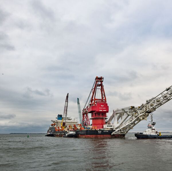 کشتی لولهگذار فورتونا بندر ویسمار را ترک میکند کشتی لولهگذار فورتونا بندر ویسمار را ترک میکند - اسپوتنیک افغانستان