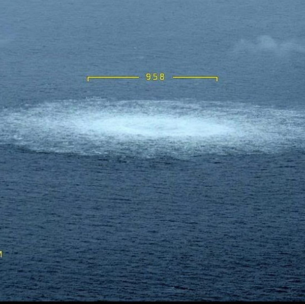 در این تصویر که توسط گارد ساحلی سوئد ارائه شده است، نشت گاز در دریای بالتیک از نورد استریم که از هواپیمای گارد ساحلی در روز چهارشنبه، 27 سپتامبر 2022 گرفته شده است. در این تصویر که توسط گارد ساحلی سوئد ارائه شده است، نشت گاز در دریای بالتیک از نورد استریم که از هواپیمای گارد ساحلی در روز چهارشنبه، 27 سپتامبر 2022 گرفته شده است. - اسپوتنیک افغانستان