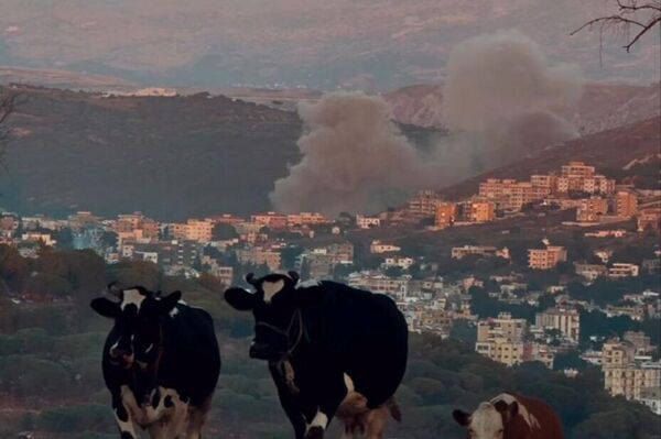 حملات هوایی اسرائیل به منطقه جرمق در جنوب لبنان حملات هوایی اسرائیل به منطقه جرمق در جنوب لبنان - اسپوتنیک افغانستان