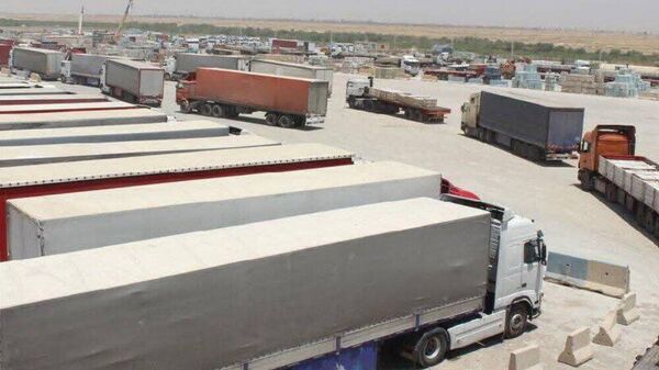 قطع انترنت افغانستان؛ صف 800 لاری در مرز دوغارون - اسپوتنیک افغانستان  