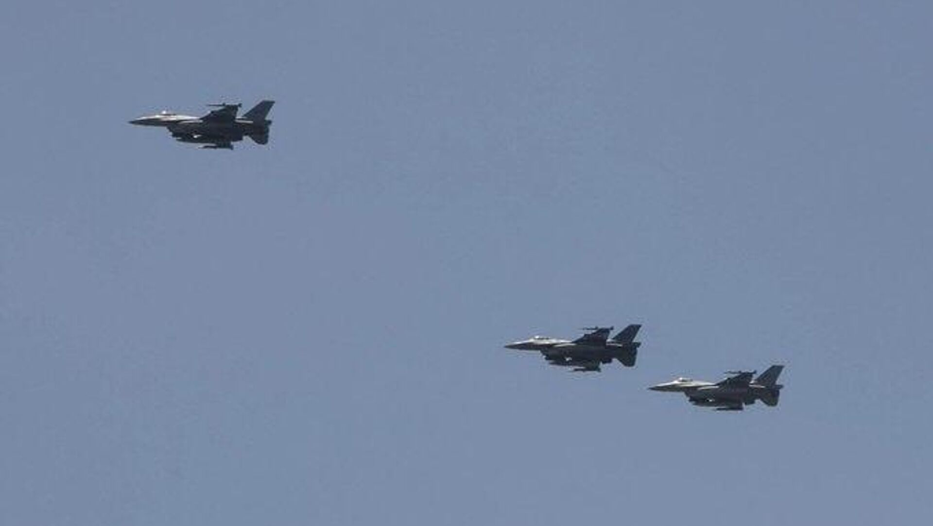 وزیر دفاع ونزوئلا پرواز جنگندههای اف-35 آمریکایی بر فراز کارائیب را «تحریکآمیز»یز خواند وزیر دفاع ونزوئلا پرواز جنگندههای اف-35 آمریکایی بر فراز کارائیب را «تحریکآمیز»یز خواند - اسپوتنیک افغانستان , 1920, 03.10.2025