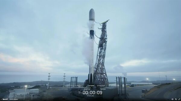 شرکت اسپیس ایکس (SpaceX) موشک فالکون 9 را از پایگاه نیروی هوایی وندنبرگ در کالیفرنیا به فضا پرتاب کرد - اسپوتنیک افغانستان  