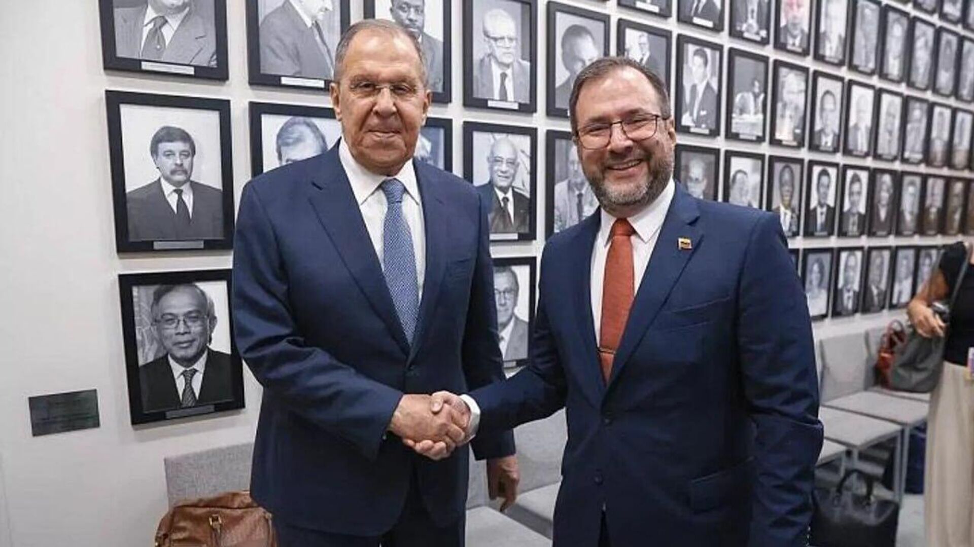 گفتگوی تلفونی لاوروف و گیل، وزیران امور خارجه روسیه و ونزوئلا گفتگوی تلفونی لاوروف و گیل، وزیران امور خارجه روسیه و ونزوئلا - اسپوتنیک افغانستان , 1920, 05.10.2025