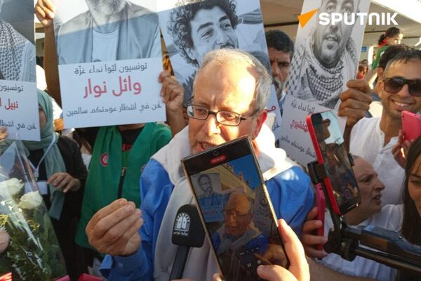 اولین گروه از فعالان تونسی آزاد شده از ناوگان مقاومت وارد تونس شدند - اسپوتنیک افغانستان  