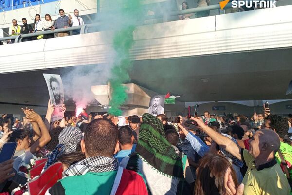 اولین گروه از فعالان تونسی آزاد شده از ناوگان مقاومت وارد تونس شدند - اسپوتنیک افغانستان  