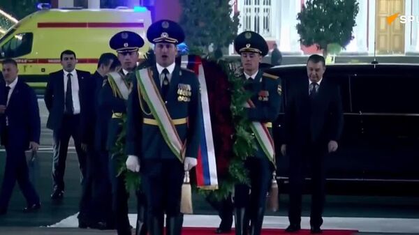 پوتین در پای بنای یادبود بنیانگذار اولین دولت تاجیکستان، گل گذاشت - اسپوتنیک افغانستان  