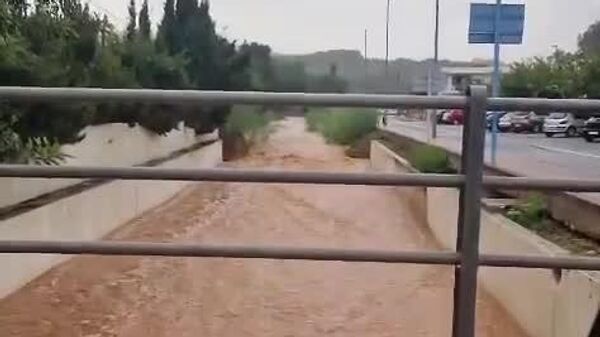 طوفان دانا آلیس همچنان سواحل مدیترانه‌ای اسپانیا را در هم می‌کوبد - اسپوتنیک افغانستان  